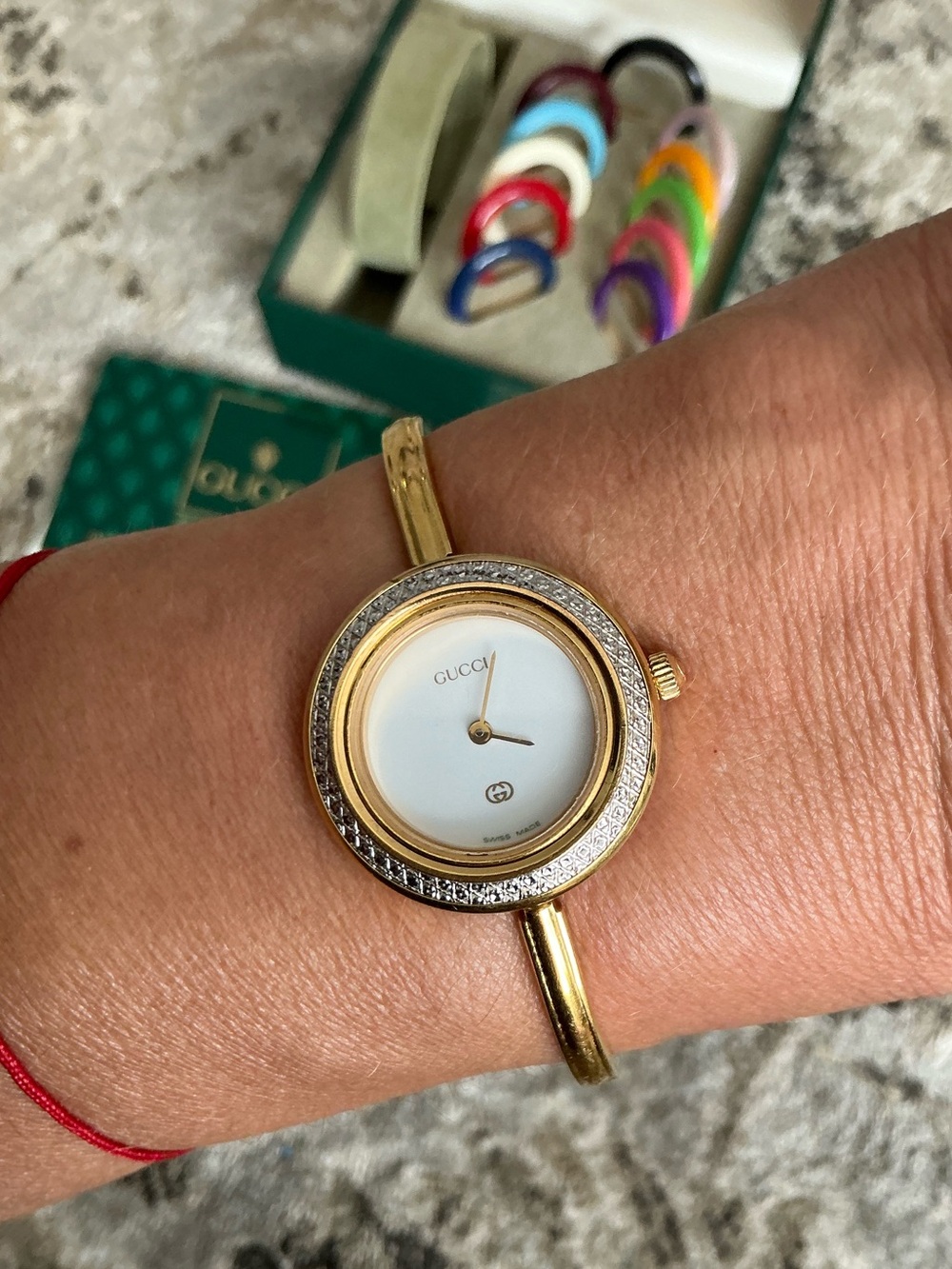 Gucci DRESSY Bangle Watch set with Interchangeable bezels❤️🔥❤️🔥❤️🔥 - Picture 5 of 15